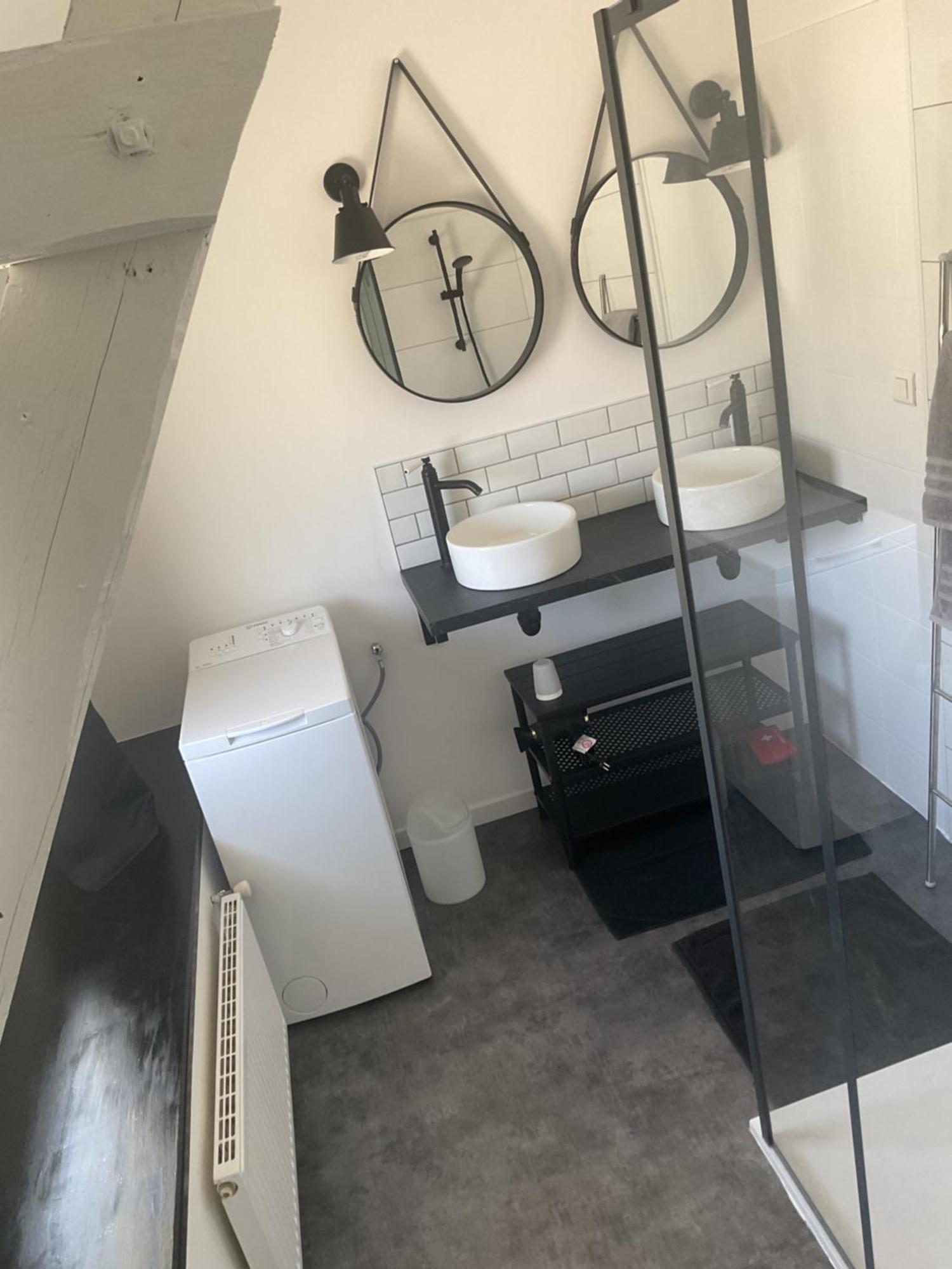Avec Exterieur Et Piscine Partagee
