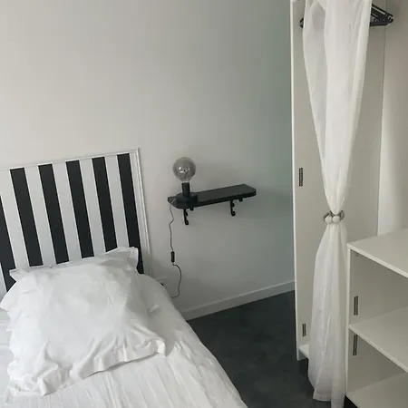 Charmant Gite Avec Exterieur Et Piscine Partagee Mespaul Extérieur photo